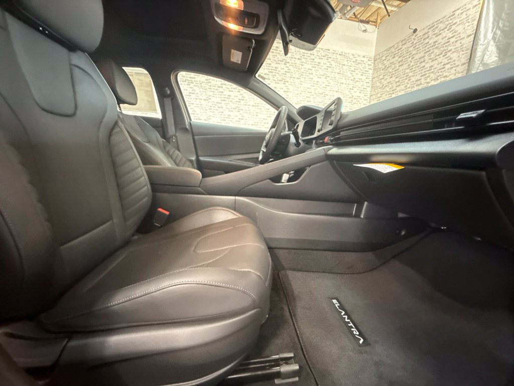 New 2026 Hyundai Elantra SEL Sport FWD image 11
