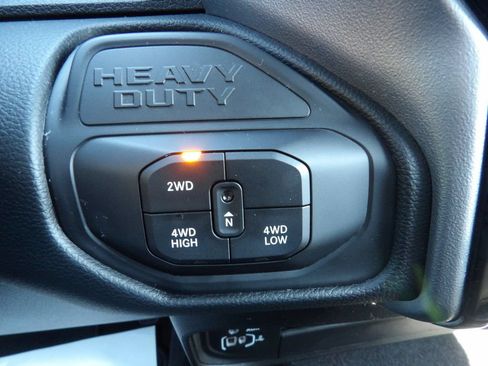 Used 2026 RAM 2500 Laramie AWD/4WD image 23