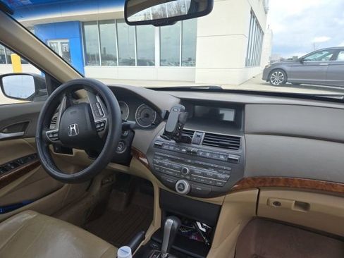 Used 2010 Honda Accord EX-L image 6
