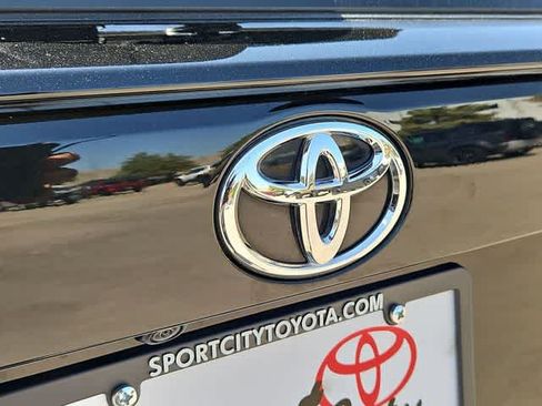 Used 2025 Toyota RAV4 XLE FWD image 11