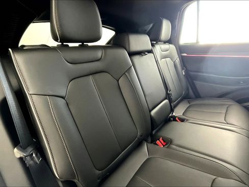 Used 2025 Jeep Wagoneer S Limited image 34