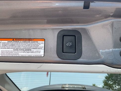 Used 2017 Toyota Sienna XLE w/ XLE Navigation Package AWD/4WD image 37