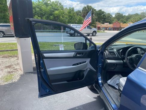 Used 2019 Subaru Outback 2.5i Premium AWD/4WD image 9