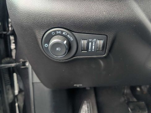 Used 2022 Jeep Compass Latitude image 16