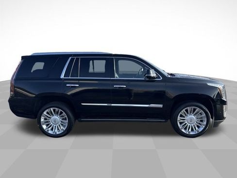 Used 2017 Cadillac Escalade Platinum image 4