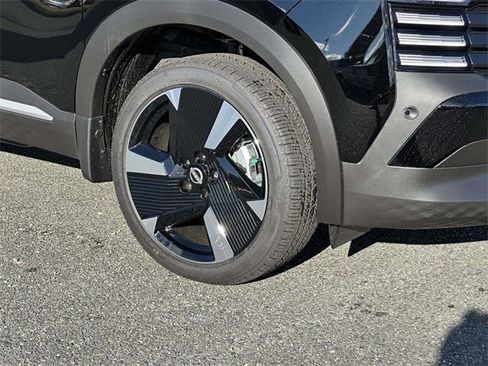 New 2026 Nissan Kicks SR image 7