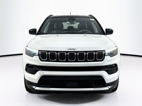 Used 2023 Jeep Compass Limited w/ Elite Group AWD/4WD image 2