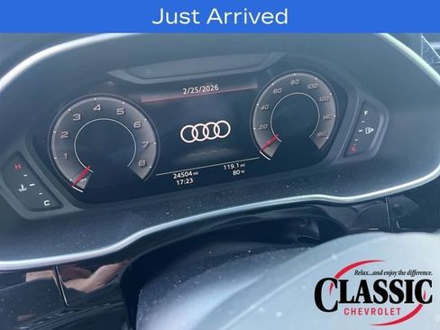 Used 2024 Audi Q3 2.0T Premium Plus image 17