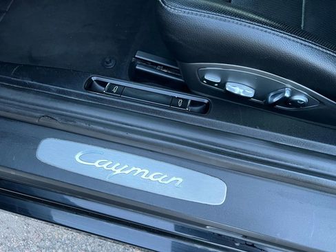 Used 2016 Porsche Cayman image 32