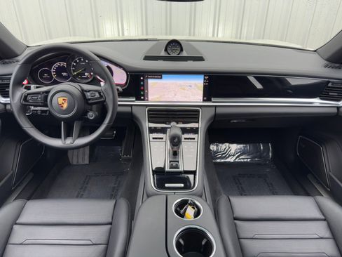 Used 2022 Porsche Panamera 4S w/ Premium Package image 13