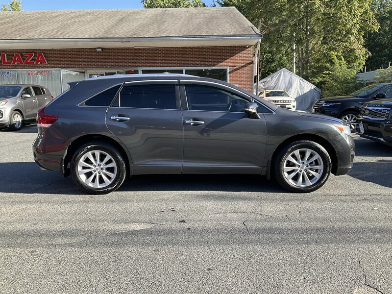 Used 2013 Toyota Venza LE AWD/4WD image 4