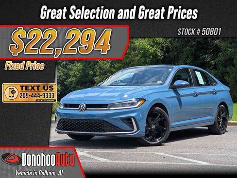 Used 2025 Volkswagen Jetta SE w/ Sunroof Package FWD image 1