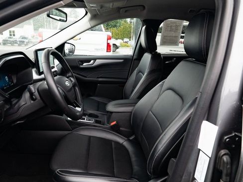 Used 2024 Ford Escape Platinum image 18