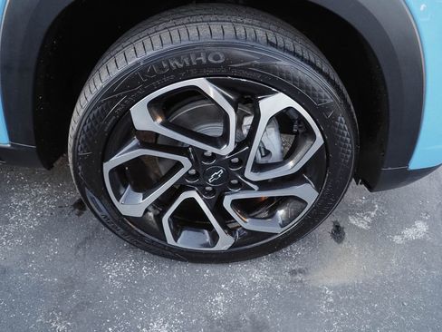 Certified 2024 Chevrolet Trax RS FWD image 36