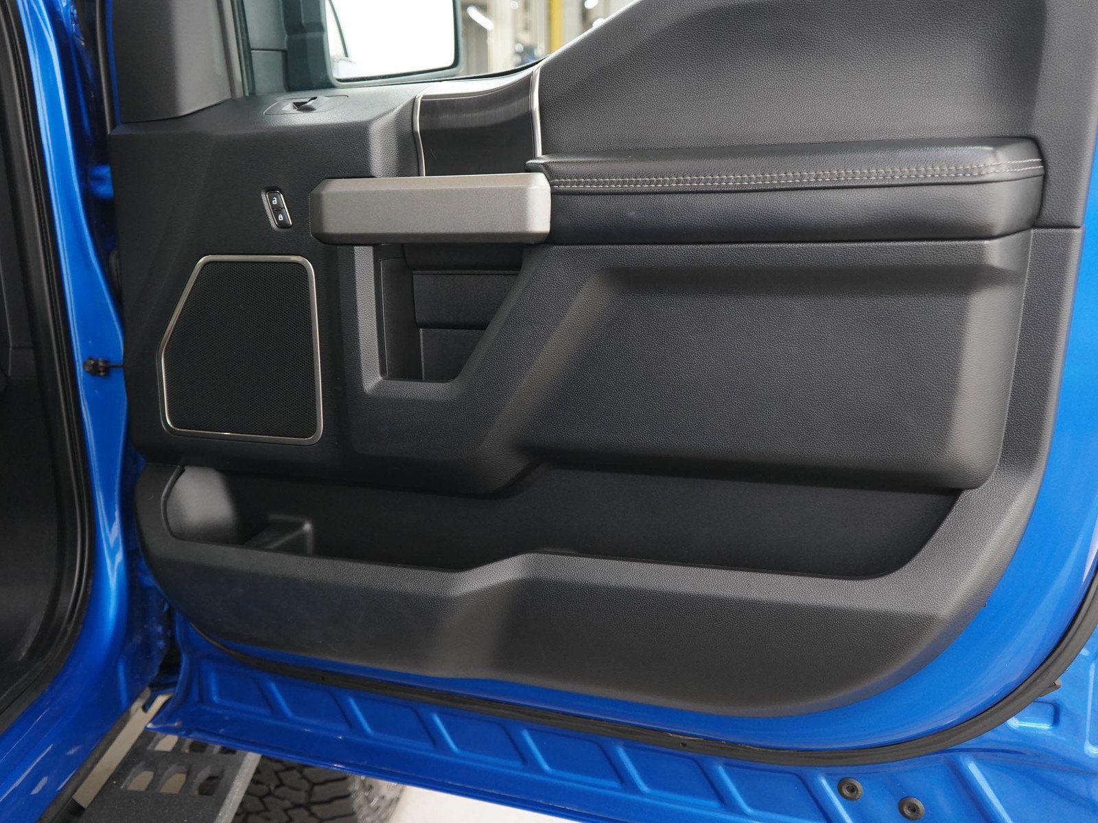 Used 2020 Ford F150 Raptor w/ Equipment Group 802A Luxury AWD/4WD image 9