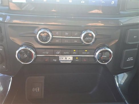 Certified 2022 Ford F150 XLT w/ Equipment Group 302A High image 17