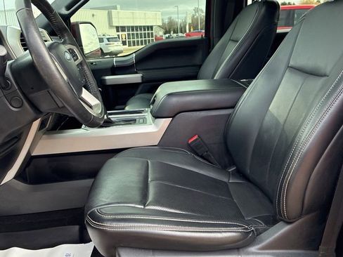 Used 2019 Ford F150 Lariat w/ Equipment Group 502A Luxury image 7