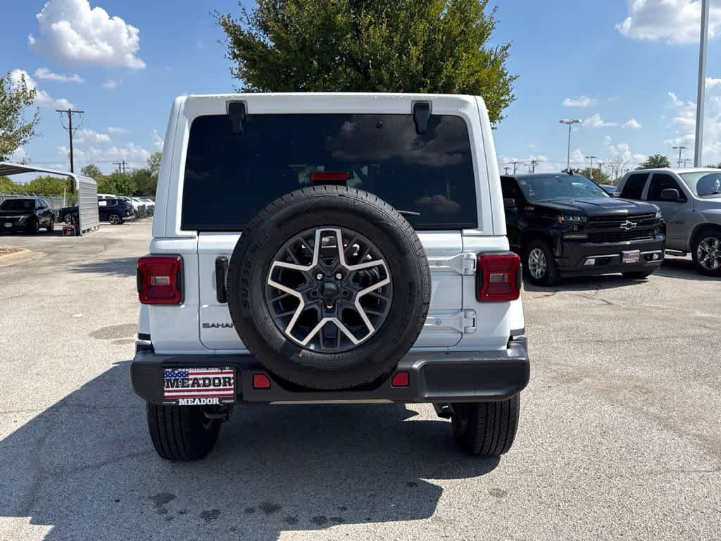 Used 2025 Jeep Wrangler Unlimited Sahara AWD/4WD image 4