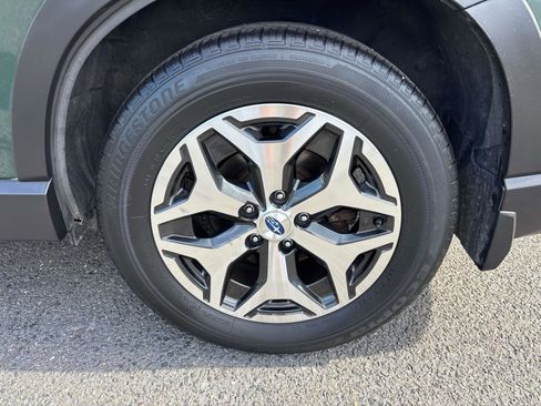 Used 2022 Subaru Forester Premium image 6