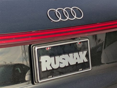 Used 2025 Audi Q5 Premium w/ Convenience Package image 18