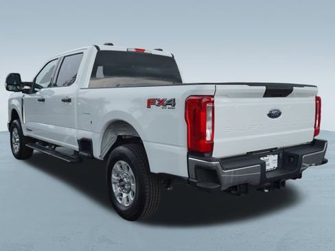 Used 2023 Ford F250 XLT w/ FX4 Off-Road Package image 6