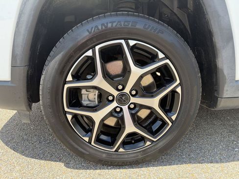 Certified 2025 Jeep Compass Limited AWD/4WD image 24