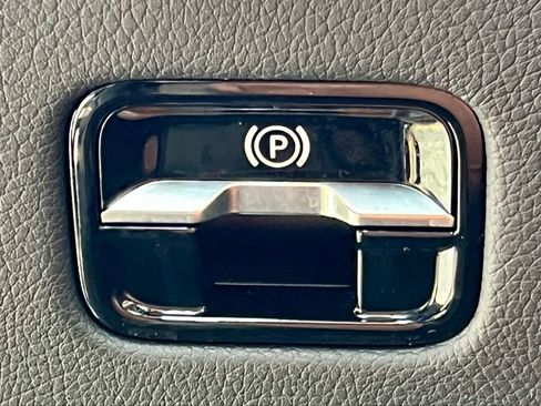 Certified 2023 Mercedes-Benz GLC 300 4MATIC image 42