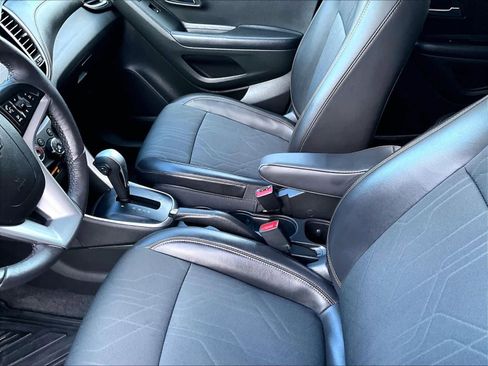 Certified 2022 Chevrolet Trax LT w/ Sport Edition image 20