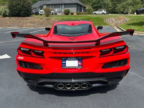 Used 2024 Chevrolet Corvette Z06 w/ Z07 Performance Package RWD image 22