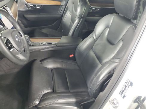 Used 2017 Volvo S90 T6 Inscription w/ Vision Package image 12