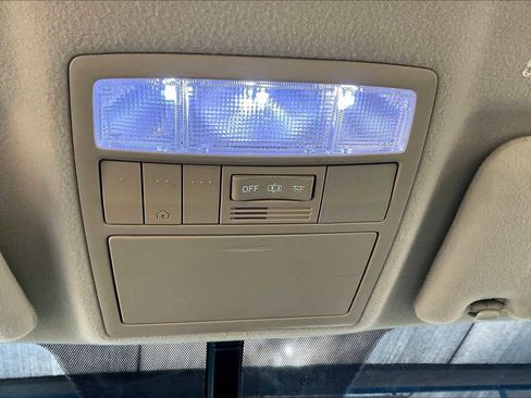 Used 2010 Toyota Venza image 31