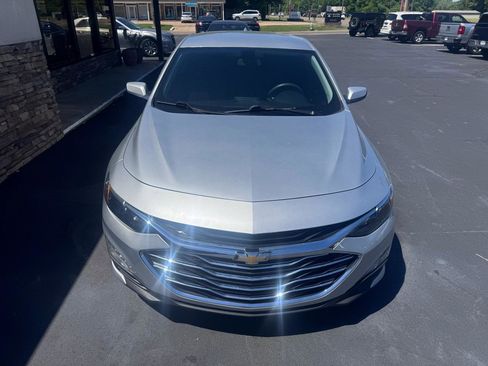 Used 2021 Chevrolet Malibu LT FWD image 9