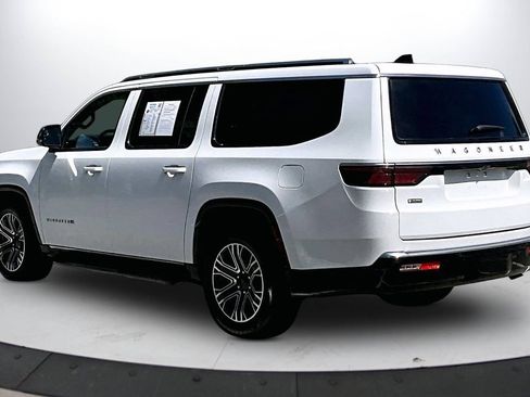 Certified 2024 Jeep Wagoneer L Series II w/ Flexible Seating Group AWD/4WD image 7