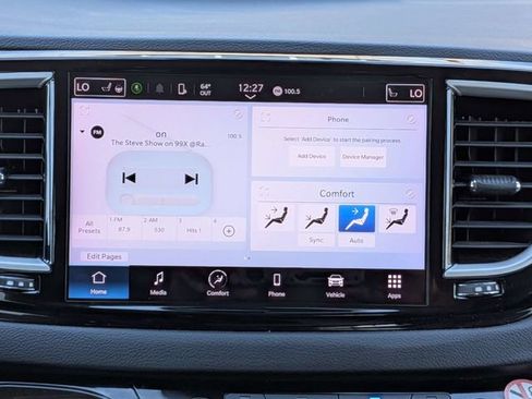 Used 2023 Chrysler Pacifica Touring-L image 17