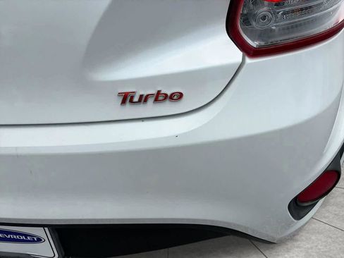 Used 2016 Hyundai Veloster Turbo FWD image 8