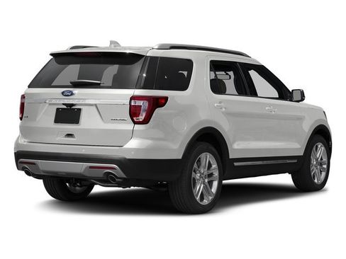 Used 2017 Ford Explorer XLT AWD/4WD image 2