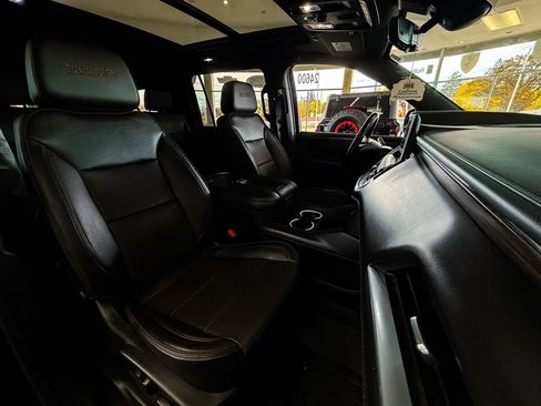 Used 2021 Chevrolet Suburban High Country w/ Premium Package image 33