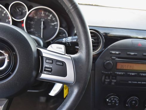 Used 2006 MAZDA MX-5 Miata Touring RWD image 16