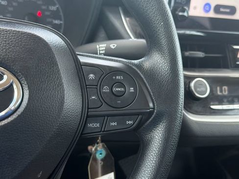 Used 2025 Toyota Corolla LE FWD image 24