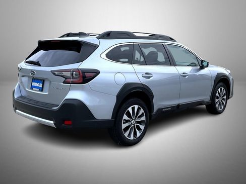 Used 2024 Subaru Outback Limited AWD/4WD image 5