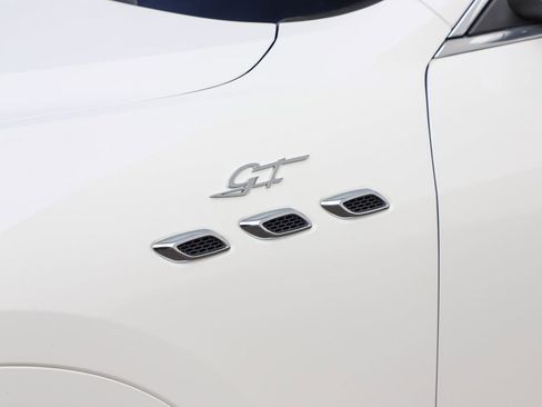 Used 2022 Maserati Levante GT image 24