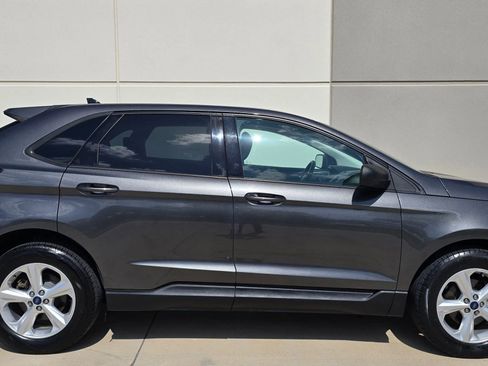 Used 2019 Ford Edge SE FWD image 9