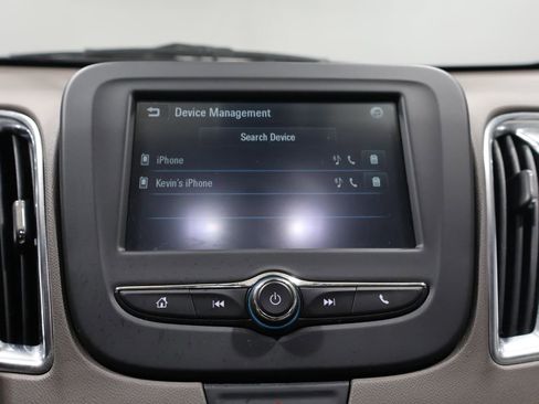 Used 2017 Chevrolet Malibu LT image 26