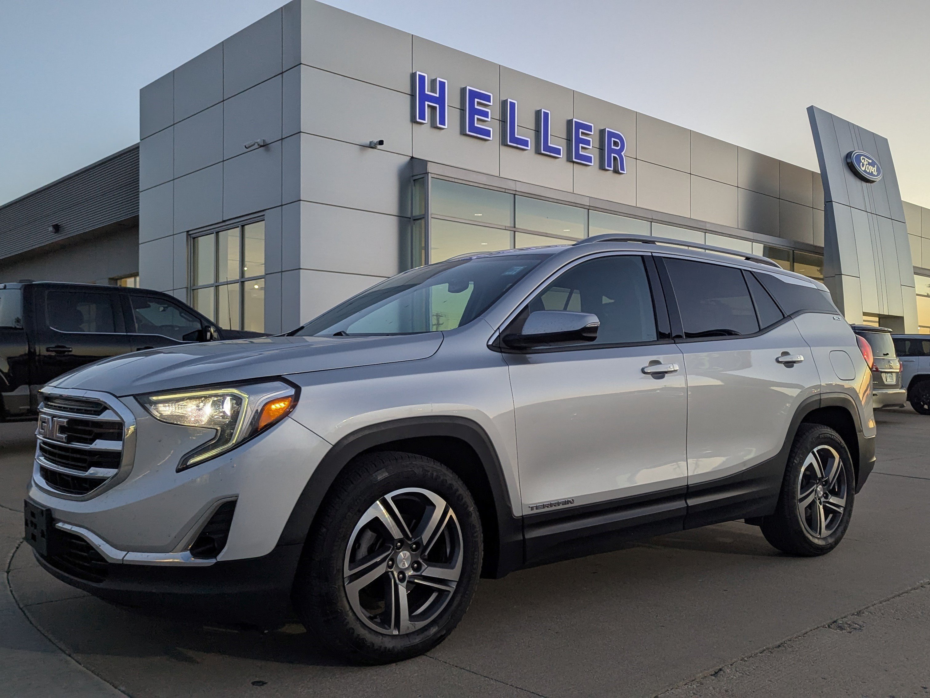 Used 2019 GMC Terrain SLT FWD image 3