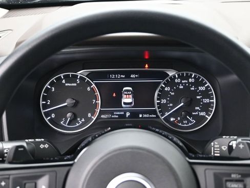 Used 2023 Nissan Rogue SV image 13