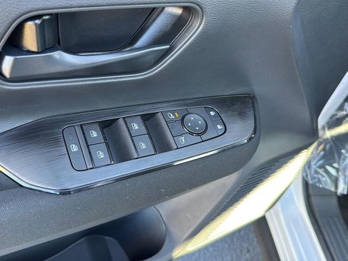 New 2026 Nissan Kicks S image 27