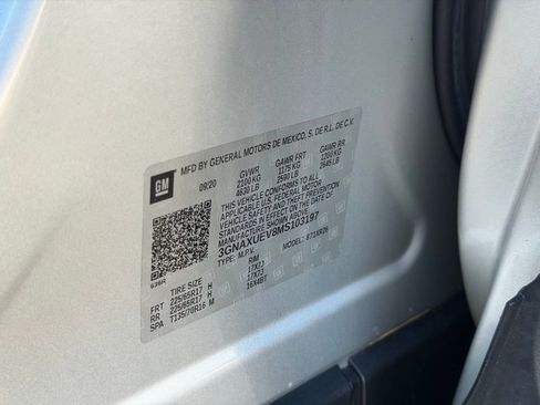 Used 2021 Chevrolet Equinox LT image 21