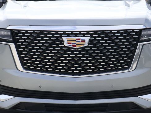 Certified 2024 Cadillac Escalade ESV Luxury image 8