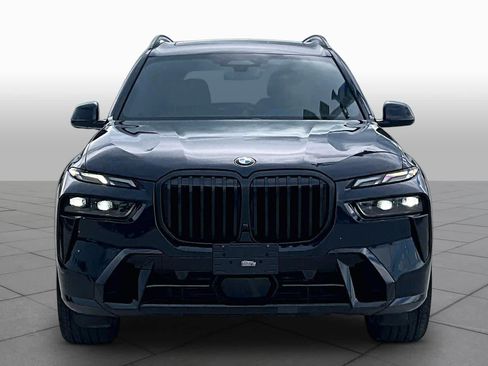 Used 2025 BMW X7 xDrive40i w/ M Sport Package AWD/4WD image 3