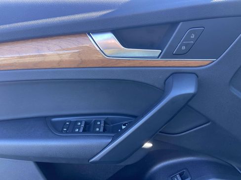 Used 2021 Audi Q5 2.0T Premium image 19